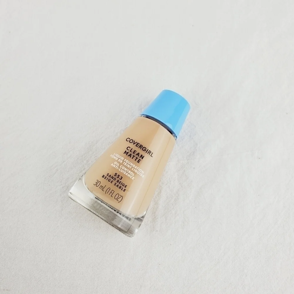 LAST ONE 🔥Covergirl clean Matte foundation 553